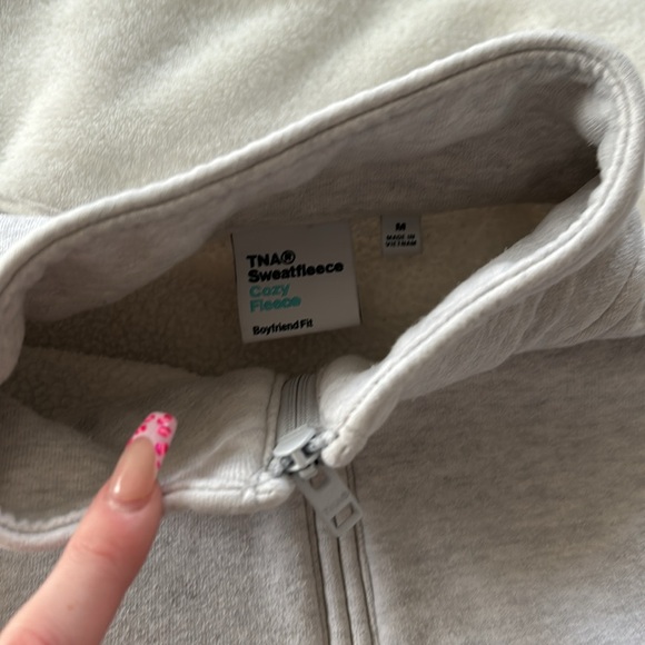 Aritzia cozy fleece Crewneck - Picture 2 of 3